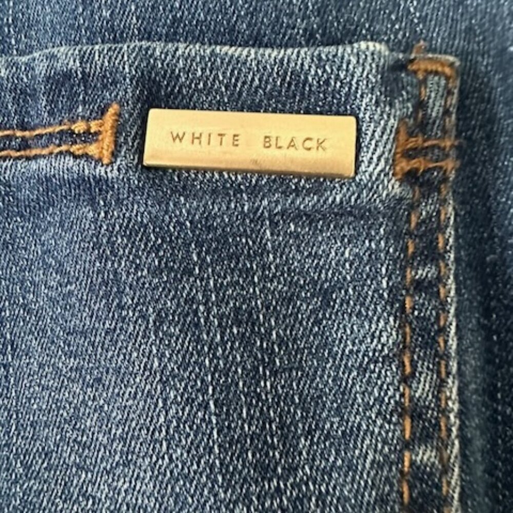 White House/Black Market Skinny Crop Jeans  Size 14